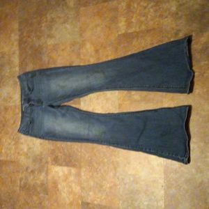 American Eagle blue jeans